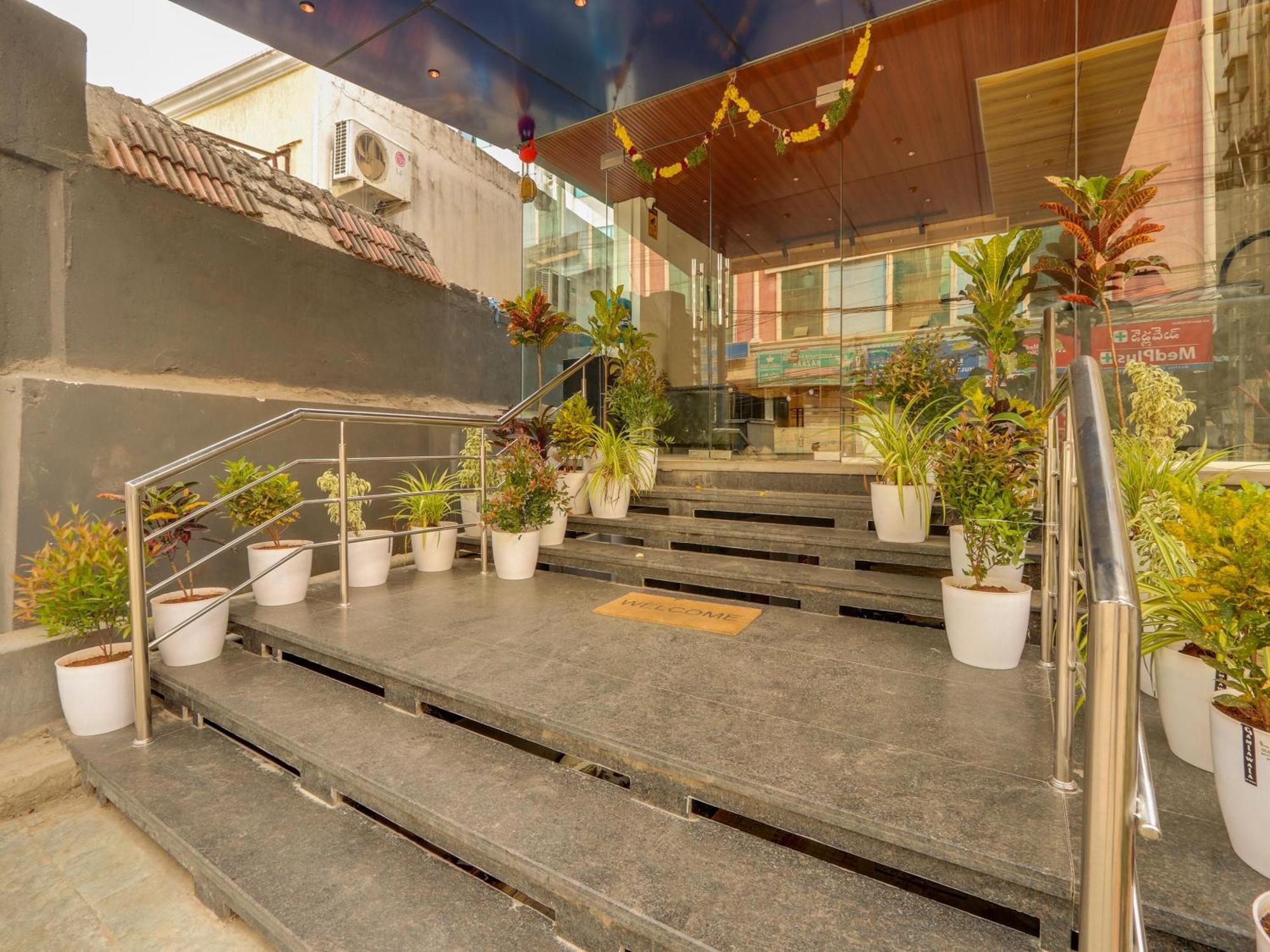 Townhouse Casa Grand Hotel Hyderabad Exterior foto