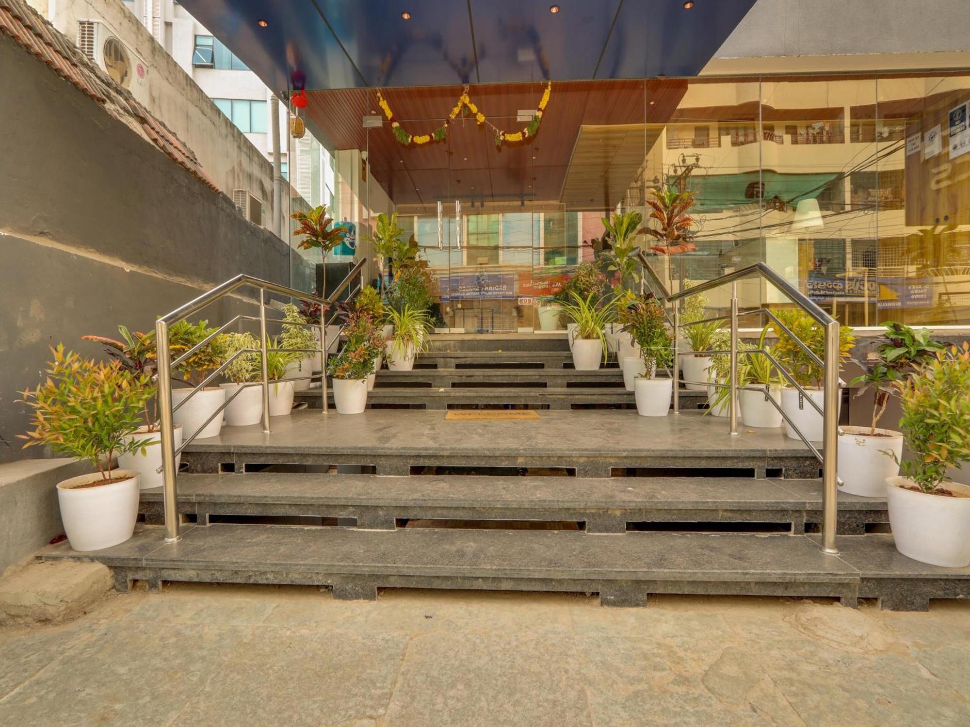 Townhouse Casa Grand Hotel Hyderabad Exterior foto