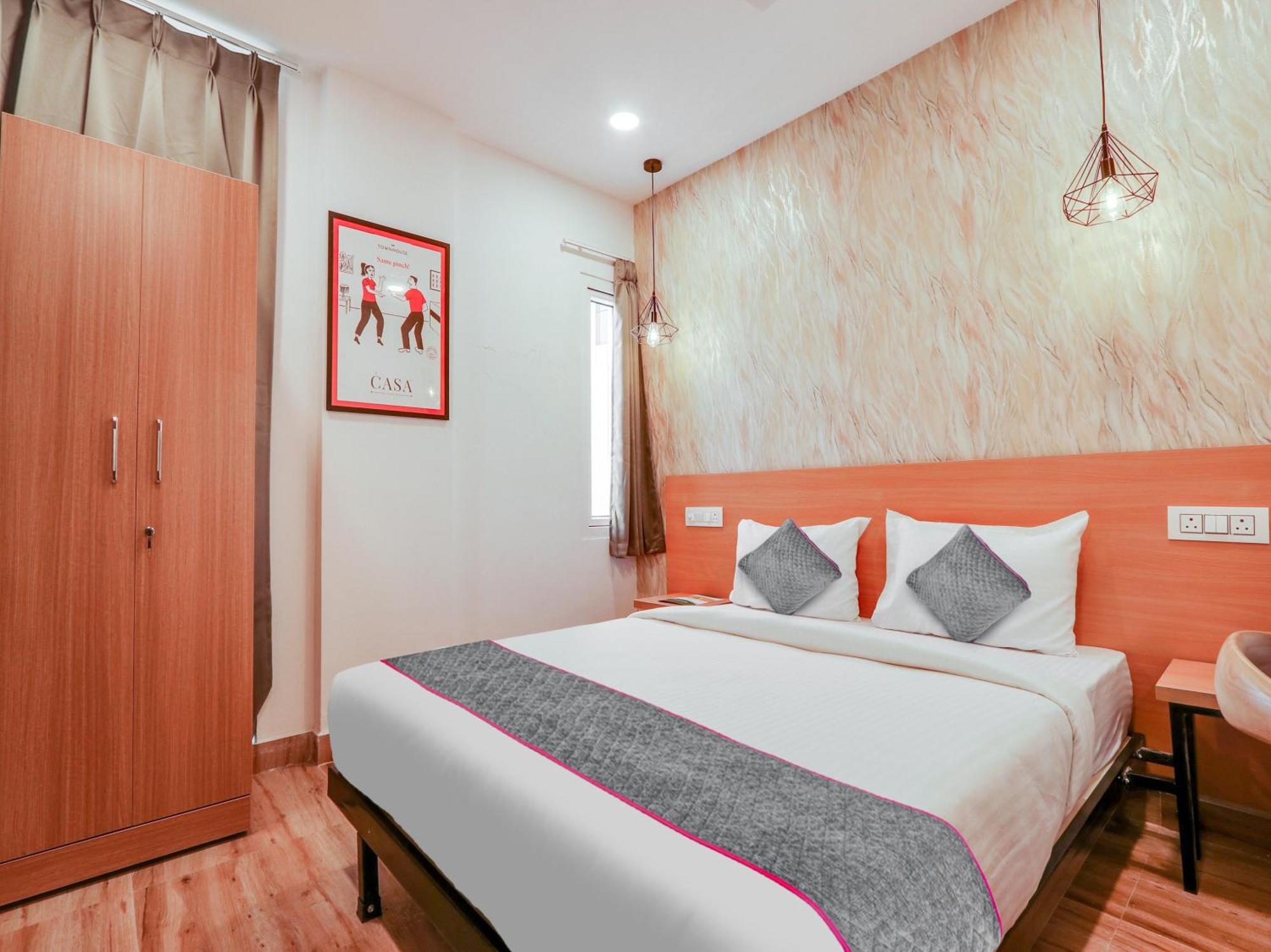 Townhouse Casa Grand Hotel Hyderabad Exterior foto