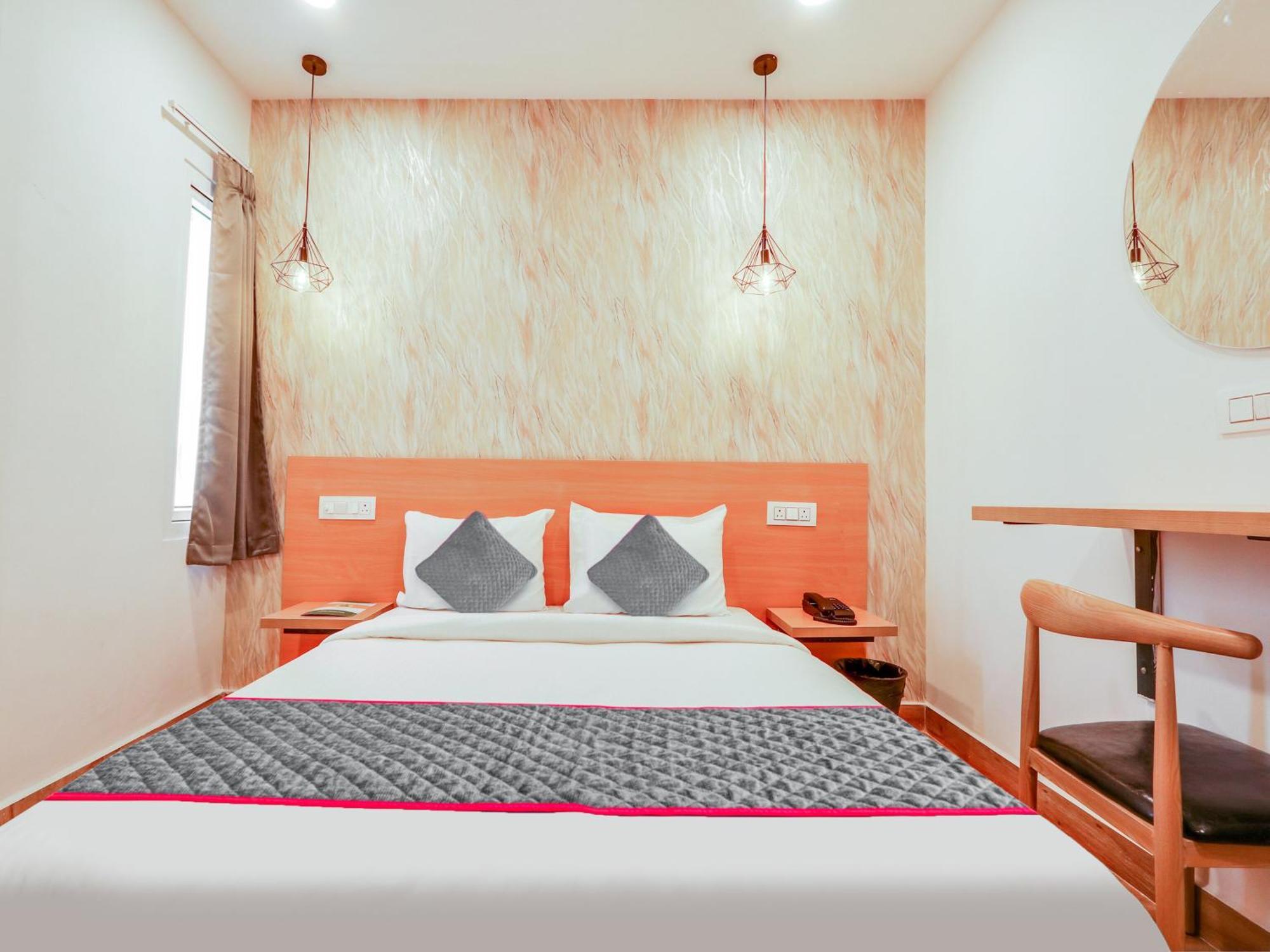 Townhouse Casa Grand Hotel Hyderabad Exterior foto